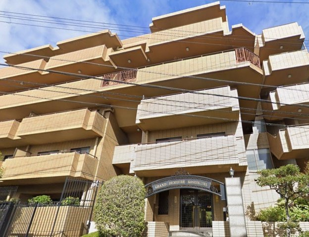 グラン・ドムール甑岩の外観|落ち着いたくらしをかなえる閑静な住宅街。
