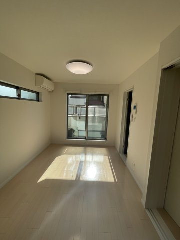 グランデ大宮通の居間・リビング|イメージとして同マンション別部屋写真使用しています