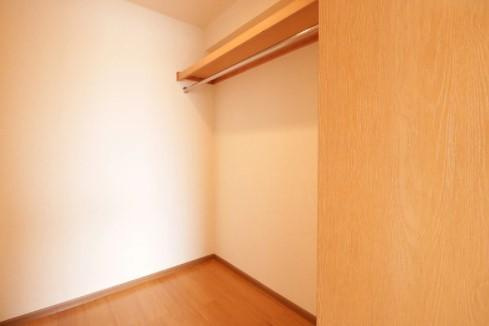 プラドT・Mの収納|※お部屋により仕様が異なる場合があります