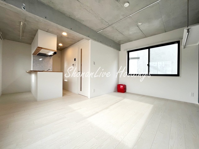 横浜市中区石川町５丁目の賃貸マンションの居間・リビング