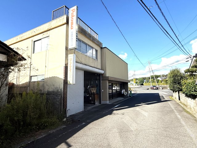 津山市　久米中北下　店舗付き倉庫
