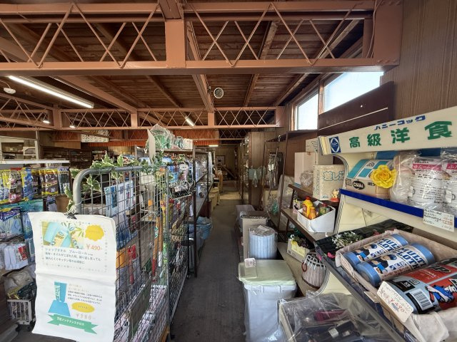 津山市　久米中北下　店舗付き倉庫の内装|店舗