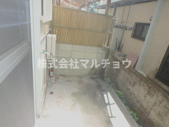 宮本アパートのバルコニー|お洗濯にも便利なバルコニー付き
