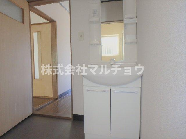宮本アパートの洗面所|スペースが確保できる洗面所です