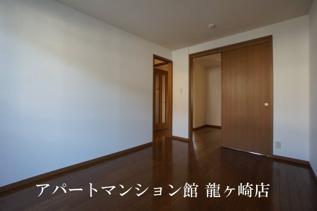 クローバーヒルの洋室