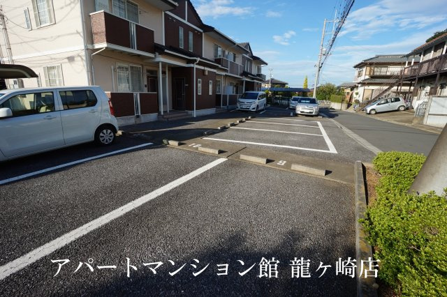 クローバーヒルの駐車場