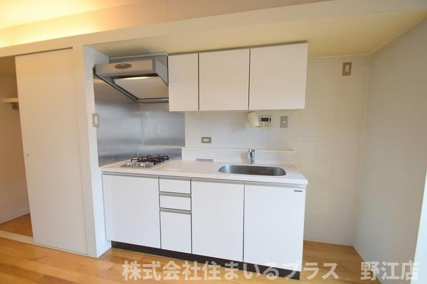 M+FLATSのキッチン