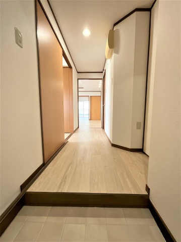 京橋ビル新館の玄関