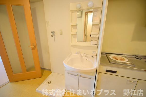 セリシール関目の洗面所