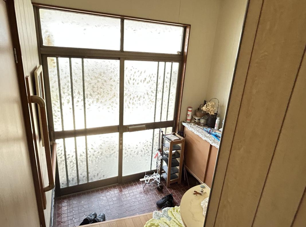 那珂市菅谷　中古戸建の玄関|玄関がひろいので親子で並んで仲良く靴が履けますね(^^)/