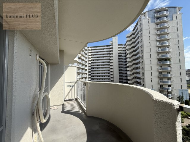 ファミールハイツ城東B棟のバルコニー