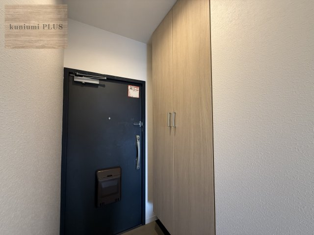 ファミールハイツ城東B棟の玄関
