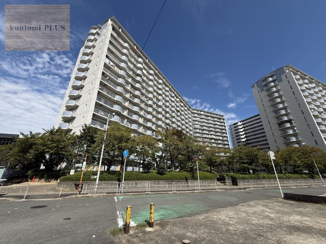 ファミールハイツ城東B棟の外観