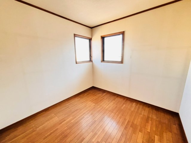下都賀郡野木町　中古戸建の洋室