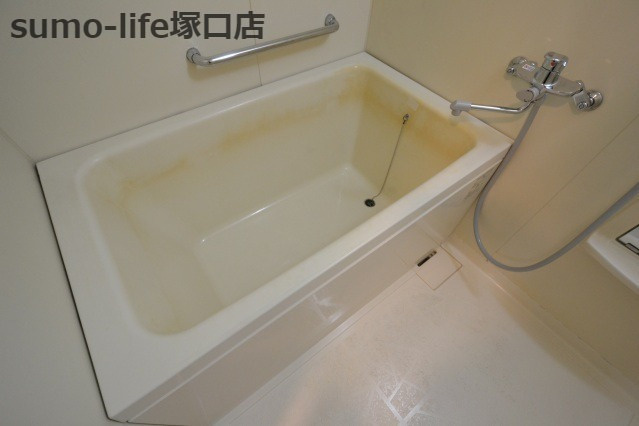 ストーク南塚口の浴室
