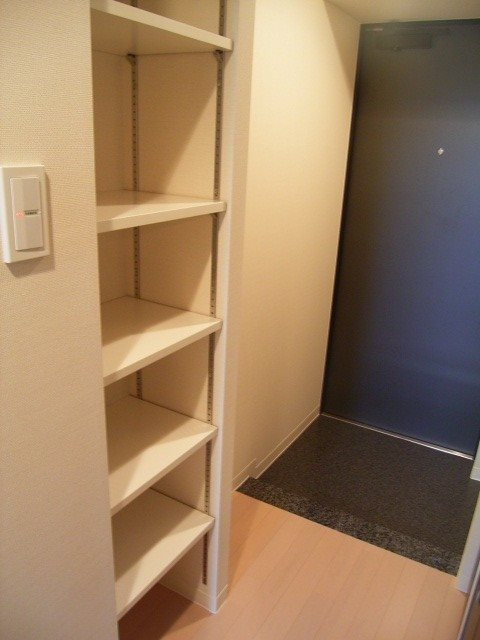 板橋区宮本町の賃貸マンションの収納