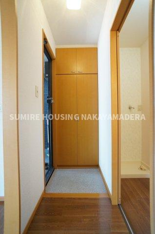 グリーンフォーレスト伊丹　A棟の玄関|参考、同建物・同間取りの号室