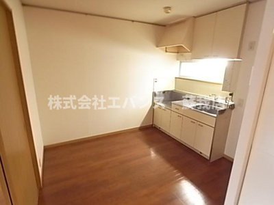 【居間・リビング】 | ピア大杉 | こちらの居間で趣味の時間をお楽しみください