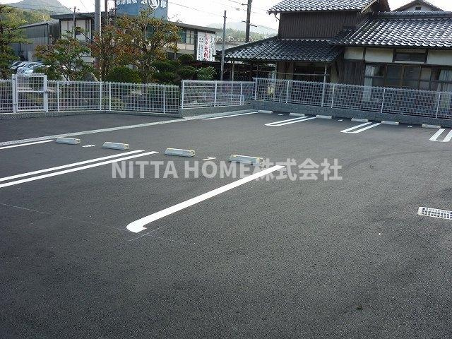 リーベの駐車場|敷地内に駐車場スペースがあります☆