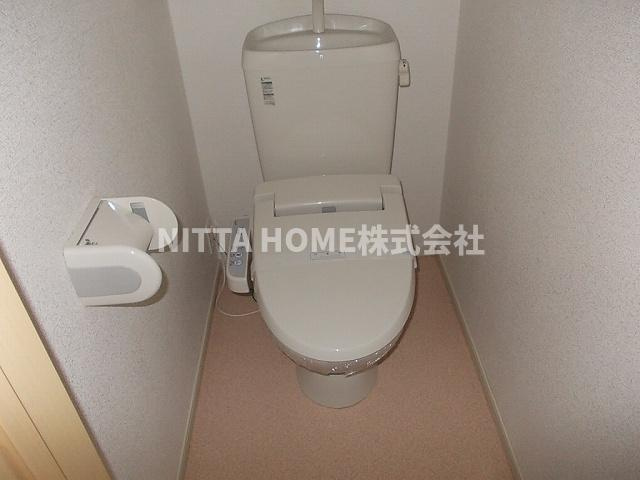 リーベのトイレ|ウォシュレット付きのトイレです＊