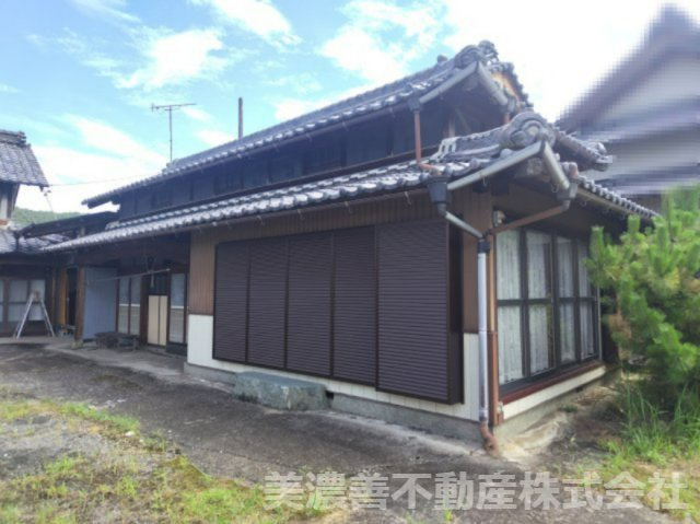 ６７２８５　岐阜市三輪宮西中古戸建ての外観