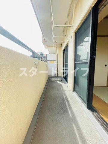 大阪市淀川区木川東１丁目の賃貸マンションのバルコニー