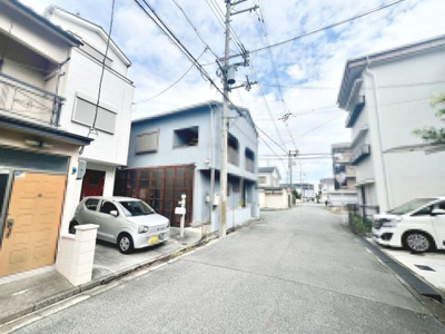 【前面道路含む現地写真】 | 鳳南町５丁　中古一戸建 | おおとりウイングスまで徒歩７分！アリオ鳳まで徒歩１３分！休日のお出かけや普段のお買い物にも便利ですね！