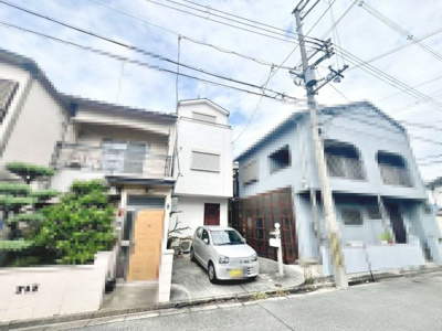 【前面道路含む現地写真】 | 鳳南町５丁　中古一戸建 | トイレ２カ所ございますので、忙しい朝も混雑せず嬉しいですね！