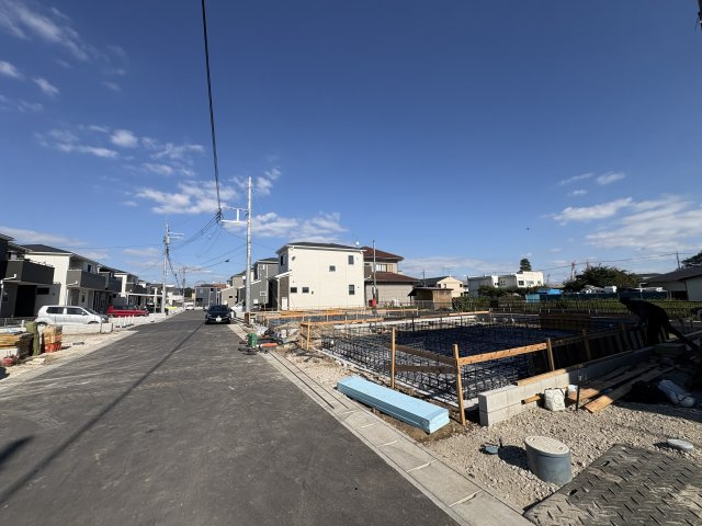 野田市中里第6　新築戸建　8号棟の前面道路含む現地写真
