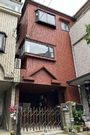 【外観】 | 八尾市永畑町1丁目 | 【木・鉄骨造☆平成9年築☆小学校徒歩3分♪周辺、お買い物施設多数あります♪】ローン返済目安：月々約48903円（頭金0円、変動金利0.875％、返済期間40年、ボーナス払い無しで試算しています）