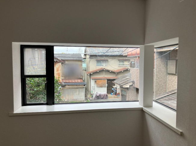【内装】 | 八尾市永畑町1丁目 | キッチンサイド・背面にコーナー窓あります☆
