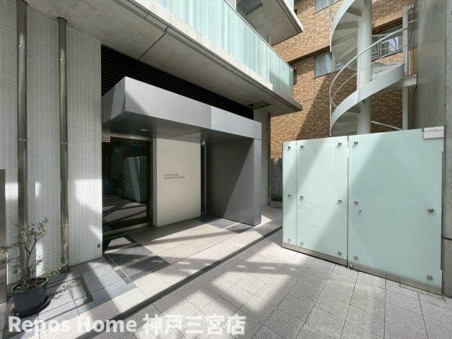 プラネソシエ神戸元町のエントランス