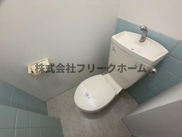 小金井市貫井南町３丁目の賃貸マンションのトイレ