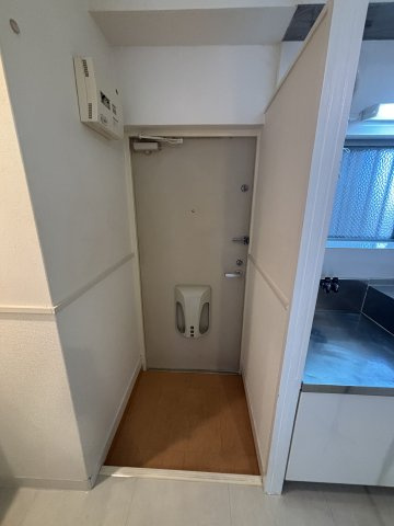 マンション富貴苑の玄関