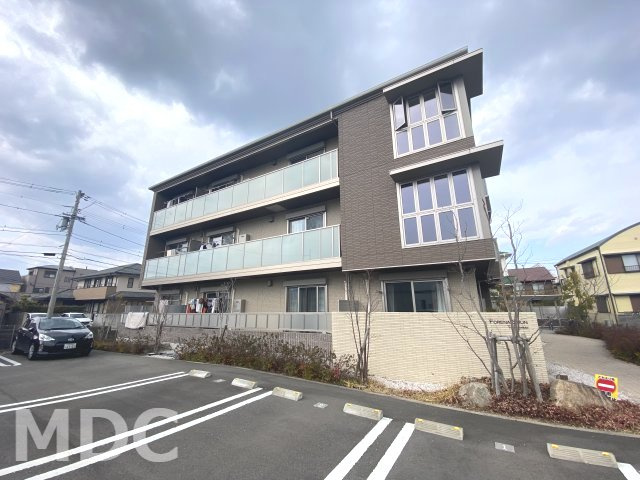 ＦＯＲＥＮＡＢＲＵＮ徳島の駐車場