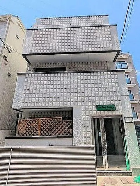 ニューポートテラスのエントランス