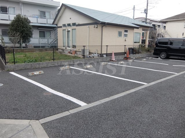リブリ・エテルノ・セラ　5号棟の駐車場