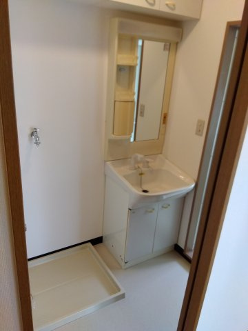 川越市大字今福の賃貸マンションの洗面所|忙しい朝には欠かせない洗面所です
