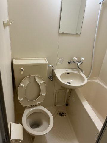 フラワーハイツCの浴室|コンパクトで使いやすいお風呂です