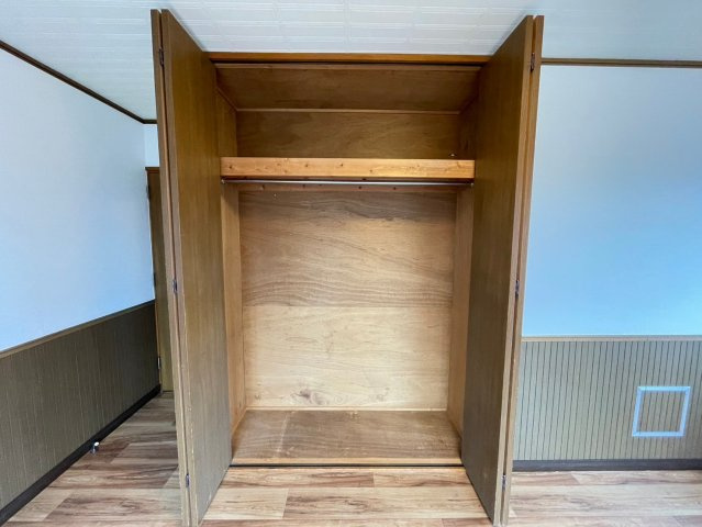 ワイケイパレスの収納|こまごまとしたものを収納できそうですね