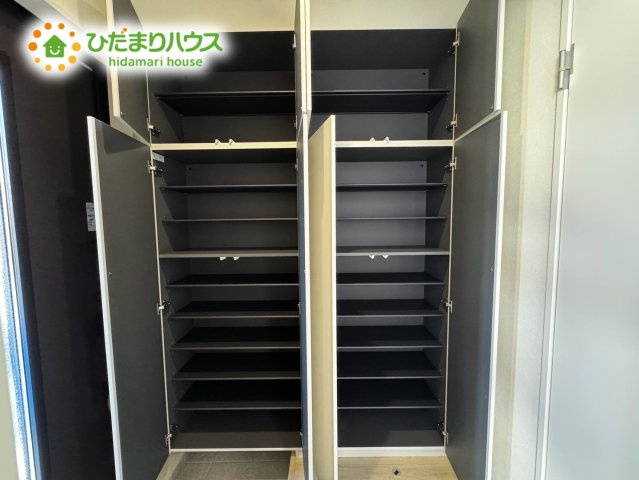 上尾市本町6期　新築戸建　02の収納