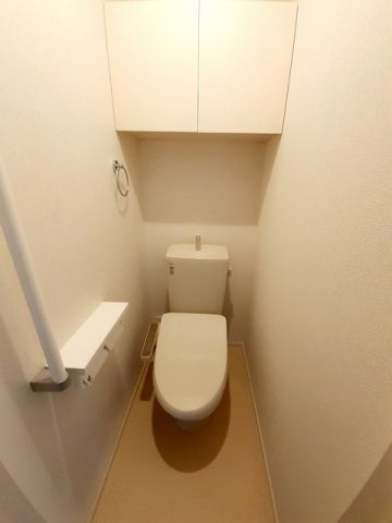 ベルフルールのトイレ|落ち着いた色調のトイレです