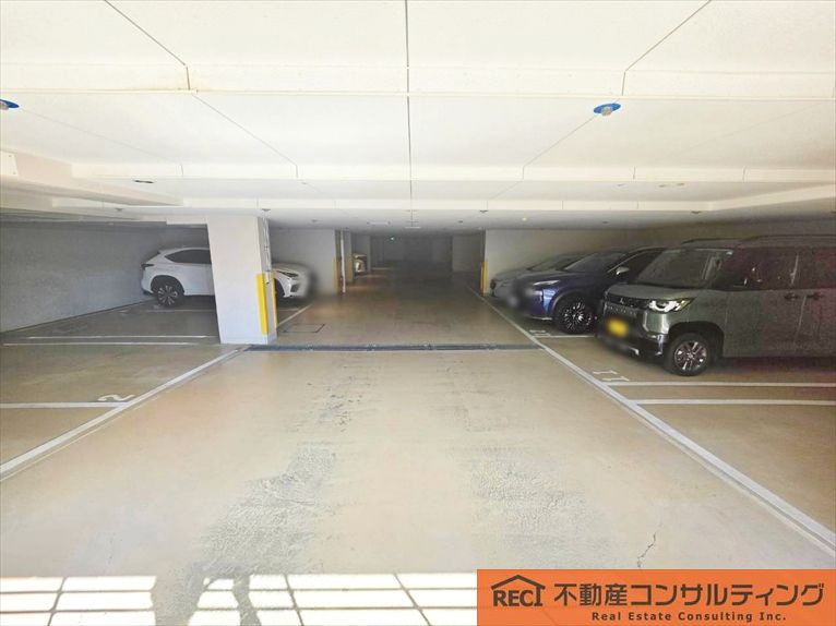 ワコーレ苦楽園レジデンスの駐車場