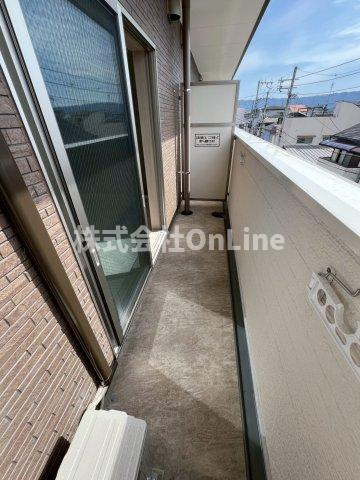 エルミタージュ小若江1号館のバルコニー
