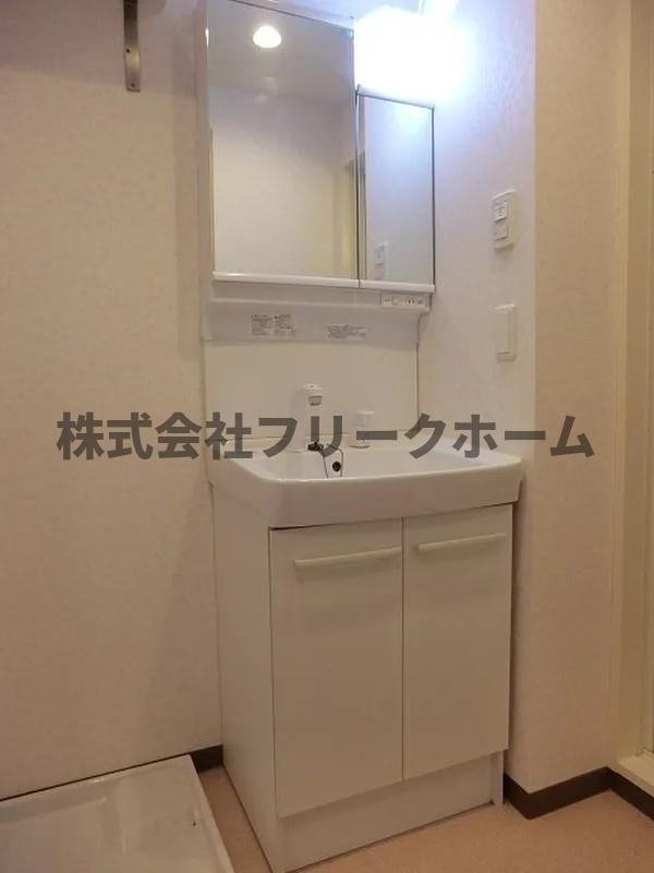 武蔵野市西久保２丁目の賃貸マンションの洗面所