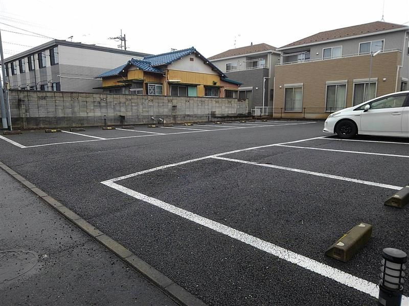 レオパレスサクラⅡの駐車場