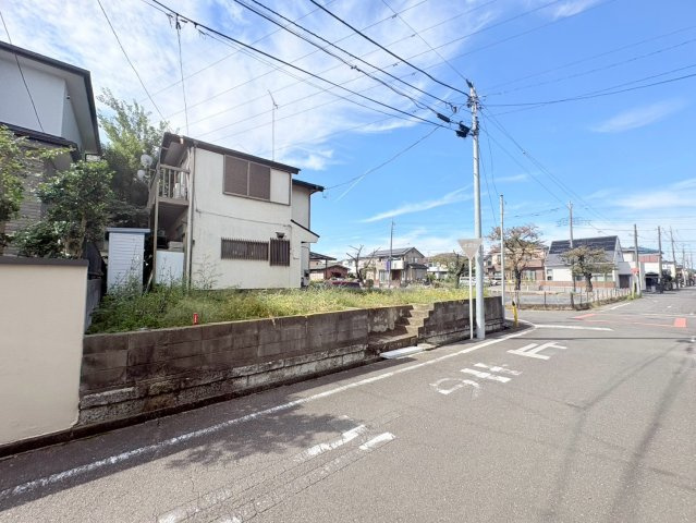 狭山市水野　建築条件なし売地　西武新宿線『入曽駅』徒歩11分　【入間野小学区】の前面道路含む現地写真