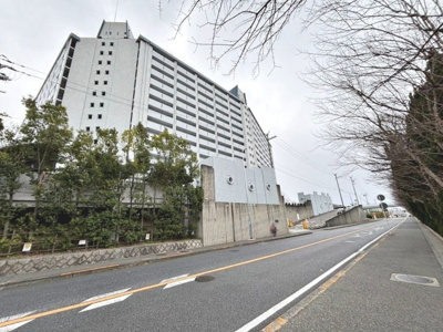 【周辺】 | 泉北若松台ＡＢ住宅１号棟 | 【トイレ新調】温水便座洗浄便座ですので、寒い日も温かい便座で安心して使用していただけますよ！