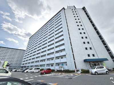 【外観】 | 泉北若松台ＡＢ住宅１号棟 | 全室収納有りますので、収納場所に困らず綺麗な室内をたもてますね！