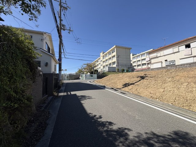 神戸市北区北五葉2丁目土地　2号地の前面道路含む現地写真